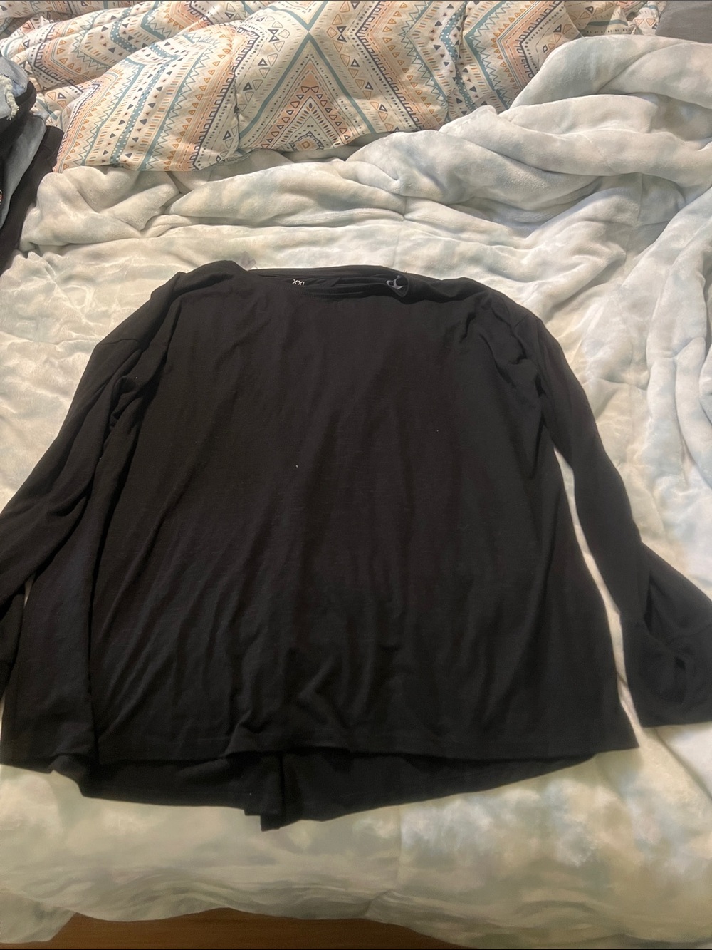 Xersion Black Women's Long-Sleeve open back Crewneck Tee